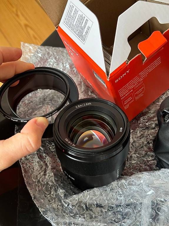 Sony Objectifs: Sony SEL FE 85mm F 1,8 OVP + Filter – D'occasion à Zürich par ana_s7dl
