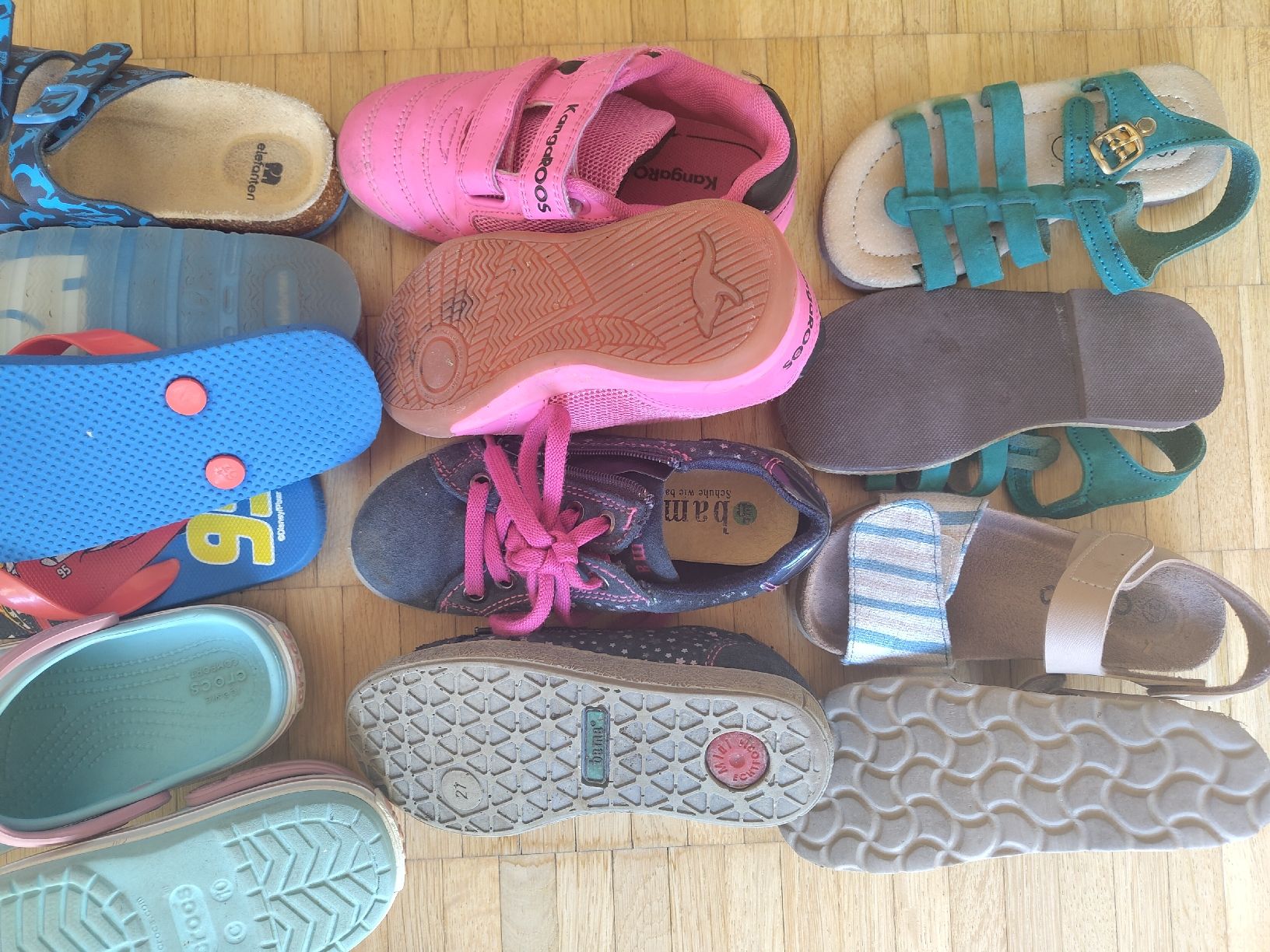 Lotti & Set di vestiti: Sommer Schuhe Paket, Mädchen, Grösse 27 – Usato da Zürich venduto da Spif 2