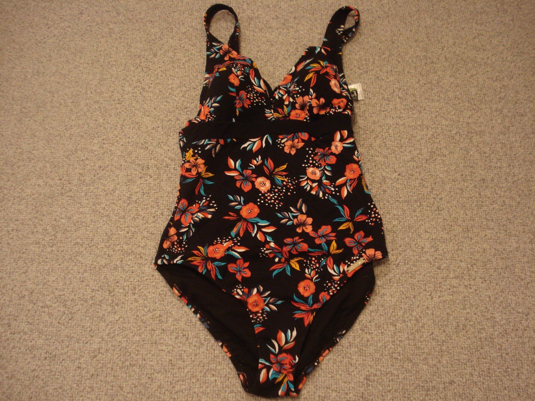 Costumi da bagno & Bikini: neuwertiges Badekleid Gr. 38B – Nuovo (secondo la descrizione) da Au SG venduto da beanpasa
