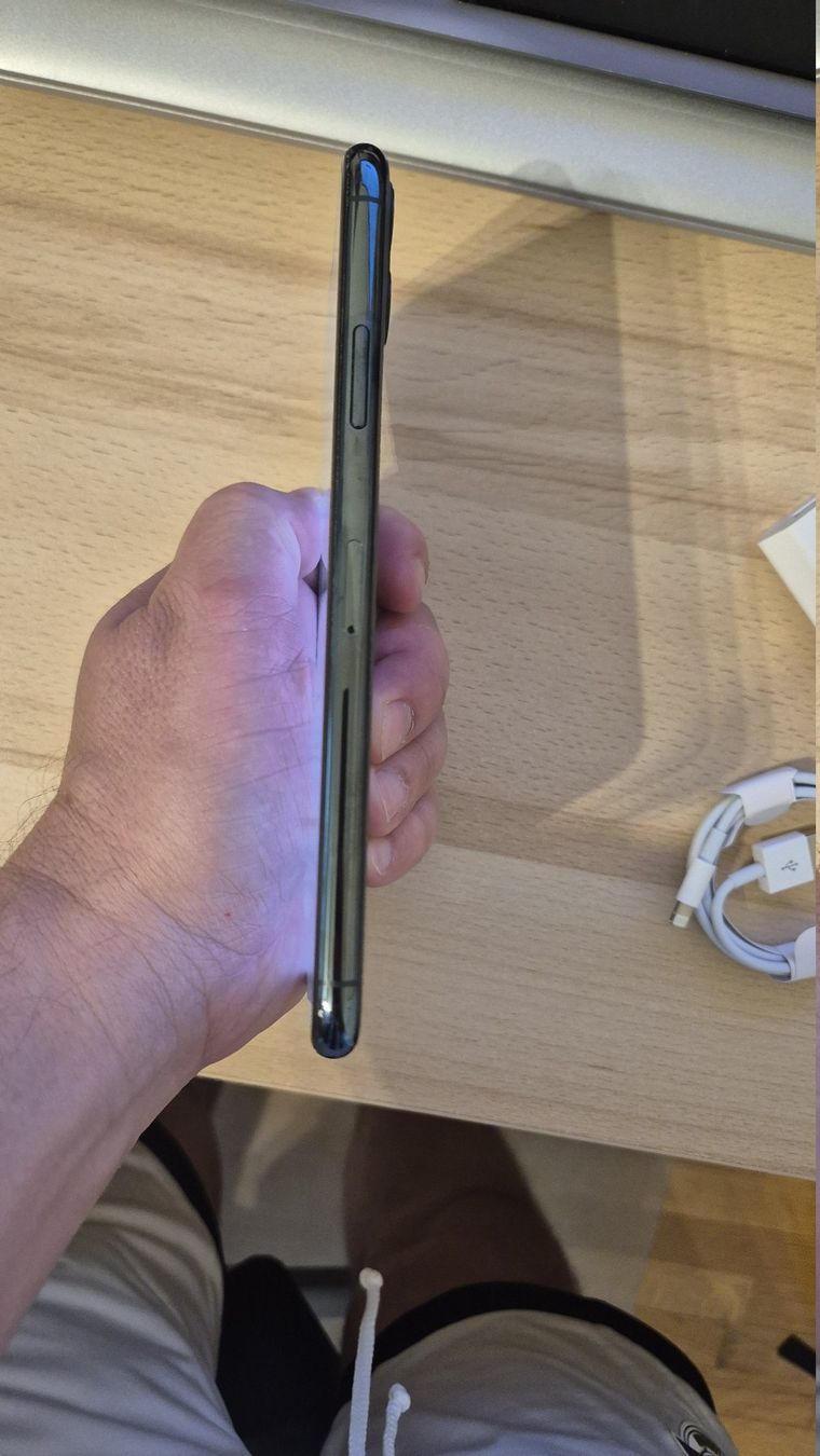 Apple Handys / Smartphones: iPhone 11 Pro Max 64GB Midnight Green 3013 – Gebraucht aus Münchenbuchsee von MV_Solutions 2
