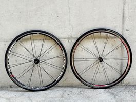 BONTRAGER RACE X LITE Clincher Laufradsatz LRS 2608