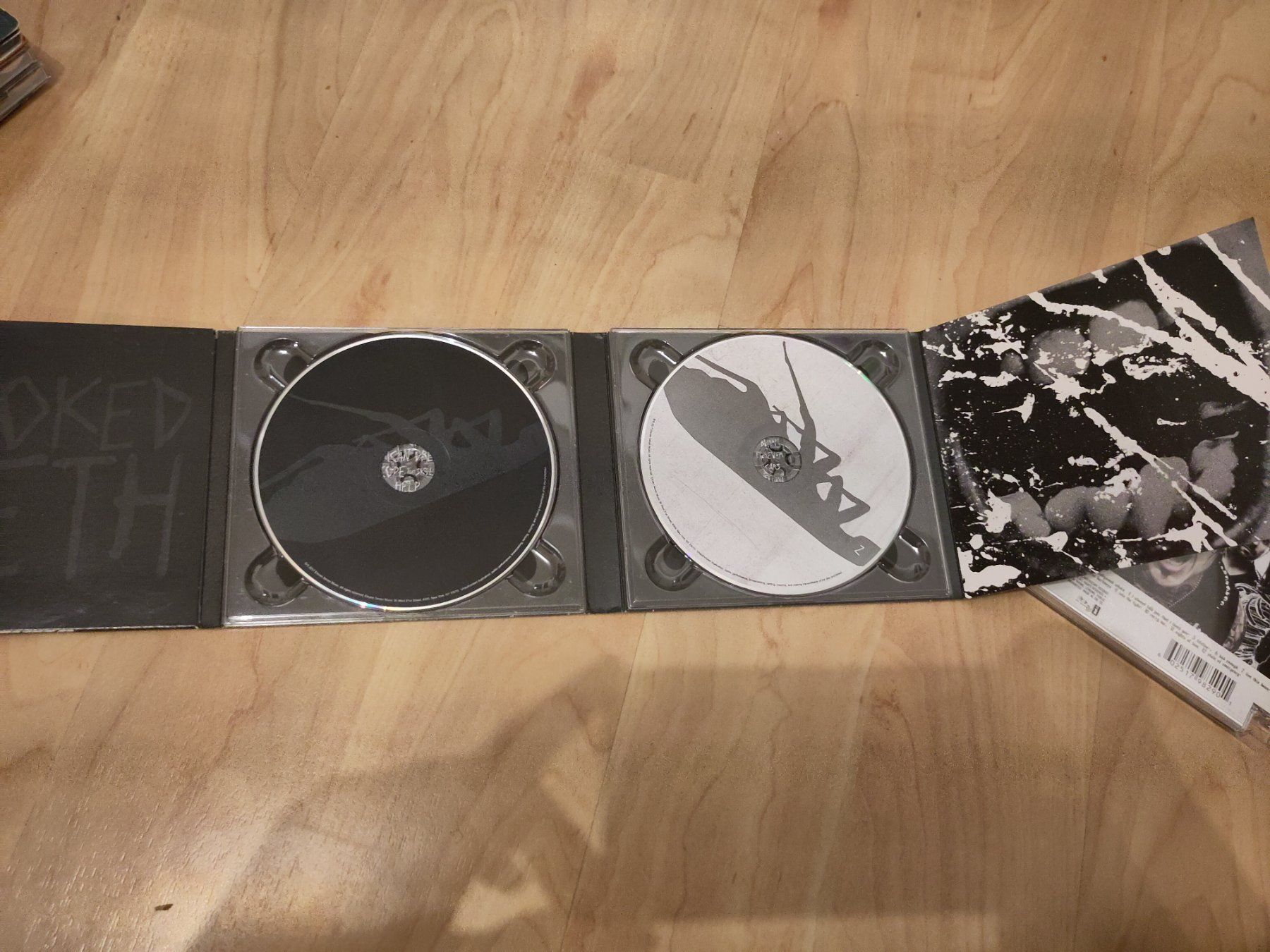 CD: Papa Roach 2er CD Sammlung Metamorphosis & crooked teeth – Usato da Kreuzlingen venduto da lenkes_Mediathek 5