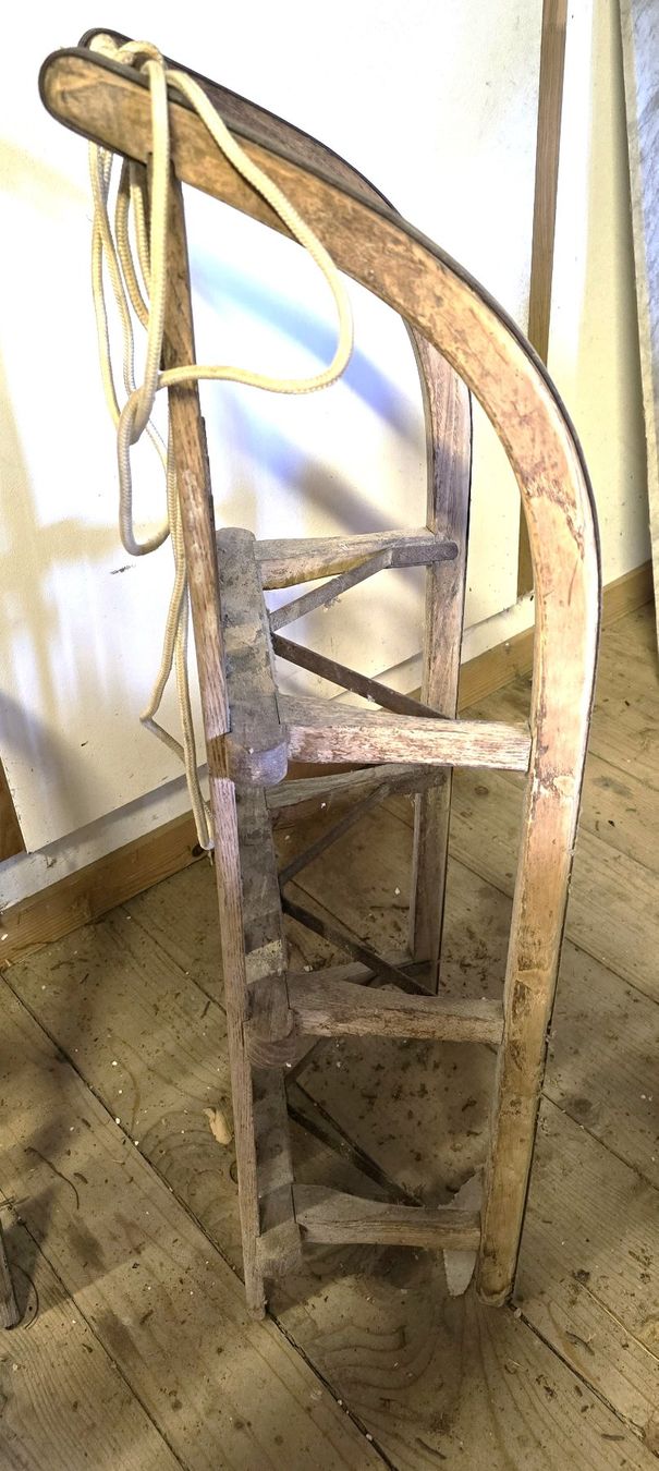 Luge: Antiker Holzschlitten gebraucht – D'occasion à Agasul par ire_h9wl 1