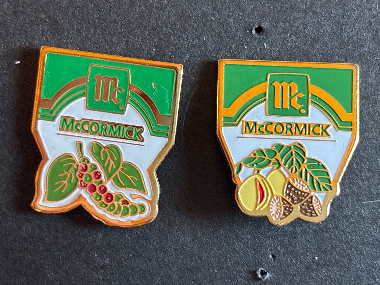 Plaquettes & Badges: Pin Lebensmittel McCormick – D'occasion à Lützelflüh-Goldbach par NicoleL.