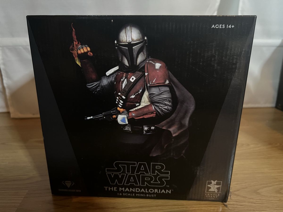 Star Wars Statuette: Star Wars The Mandalorian Büste – Nuovo (secondo la descrizione) da Luzern venduto da Mytigger
