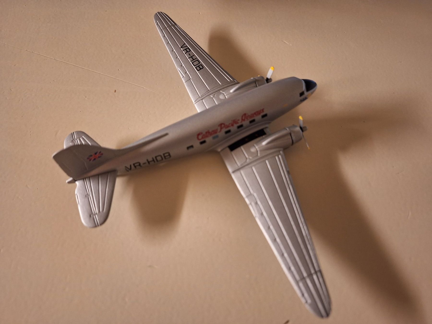 Kit di modellismo & Modellini statici: Cathay Pacific Douglas DC-3 Betsy – Usato da Sargans venduto da nicsam1815 2