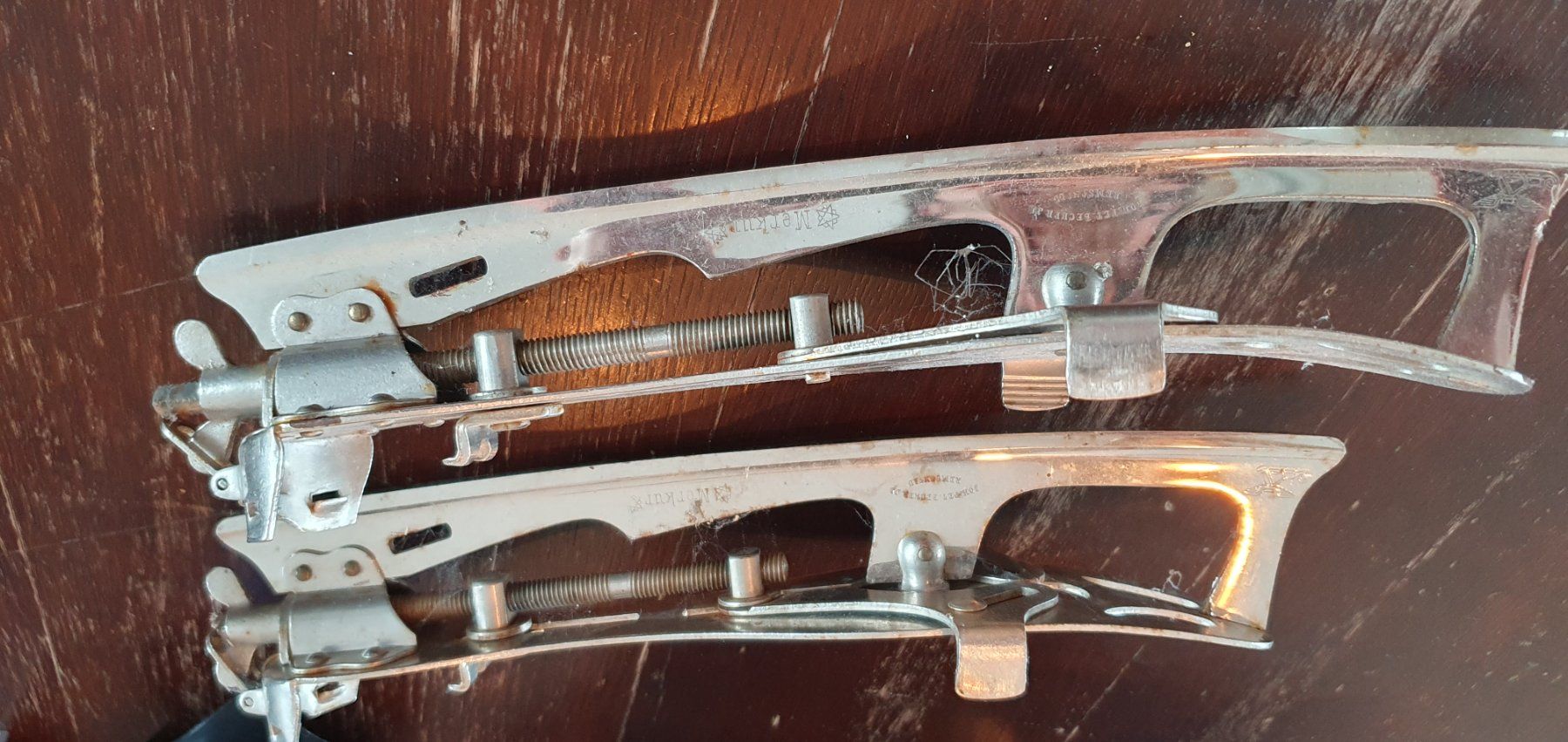 Pattini da ghiaccio: Antike schlittschuhe – Usato da Mammern venduto da Iten-chris