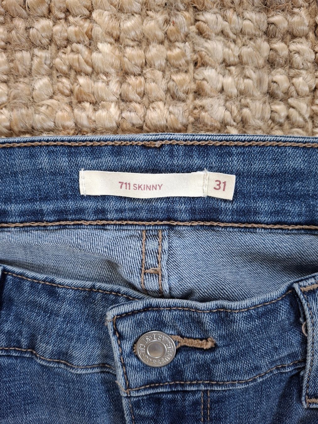 Levi's Jeans: Mum jeans Levi Strauss T31  – Usato da Lausanne venduto da Cognitia 1
