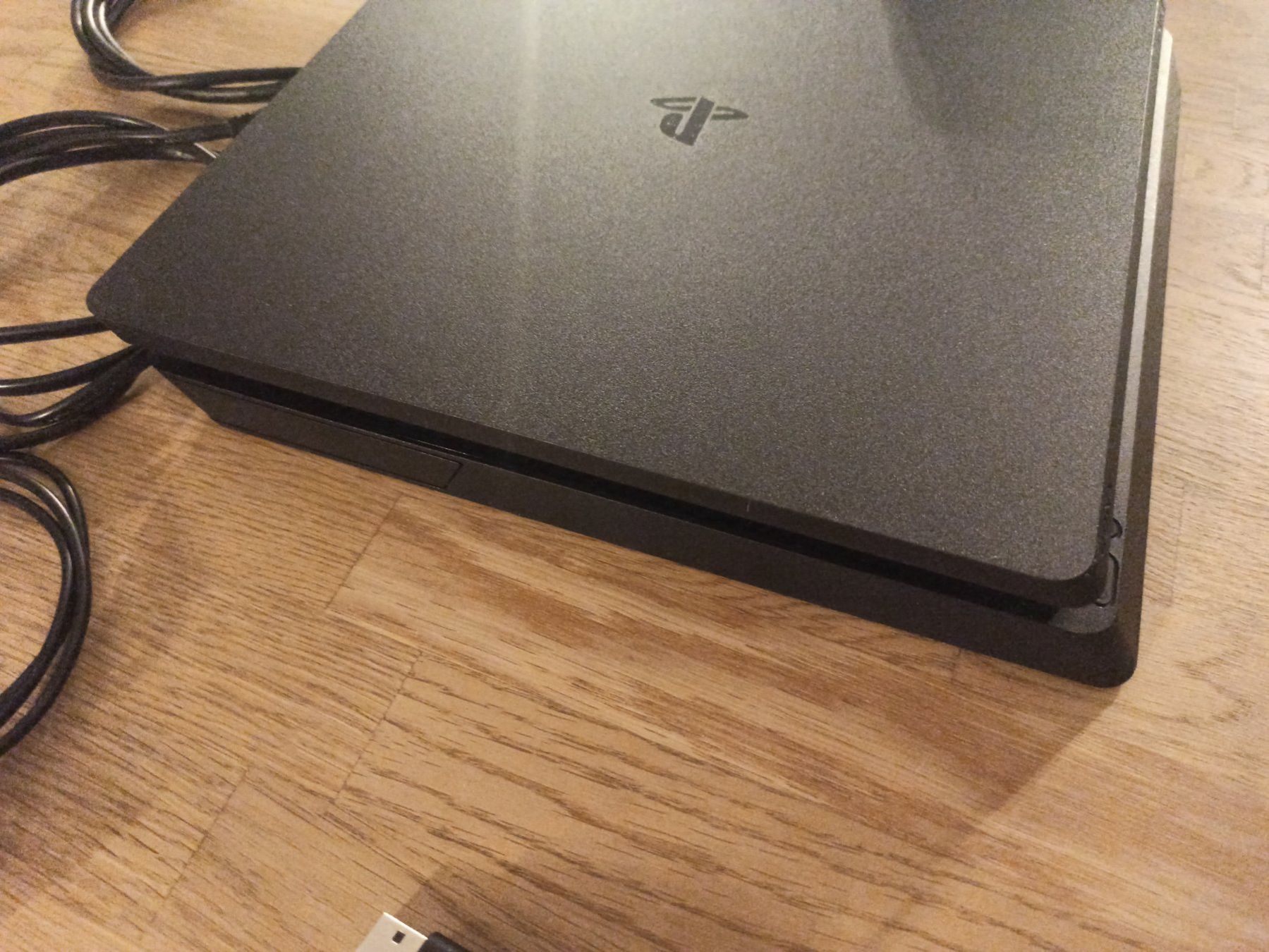 Sony Konsolen: Sony - PlayStation 4 - PS4 SLIM / Controller / Spiele / usw. – Gebraucht aus Oberweningen von mar_87mx 5