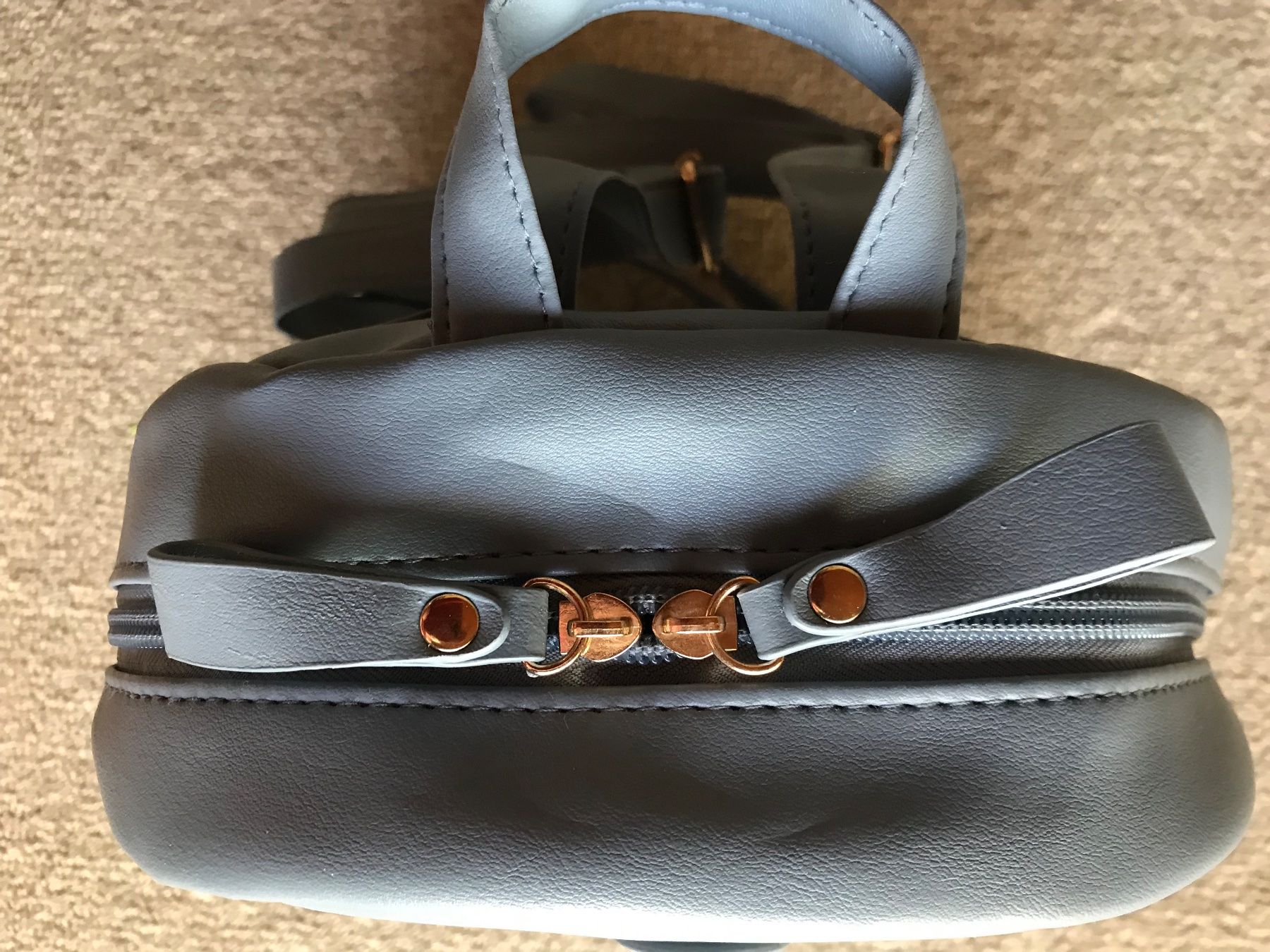 Zaini: Rucksack eleganter Damenrucksack Freizeitrucksack – Nuovo e nell'imballaggio originale da Däniken SO venduto da allerlei54 7