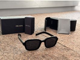 PRADA Sonnenbrille SPR 11X black neuwertig + Box OVP SALE