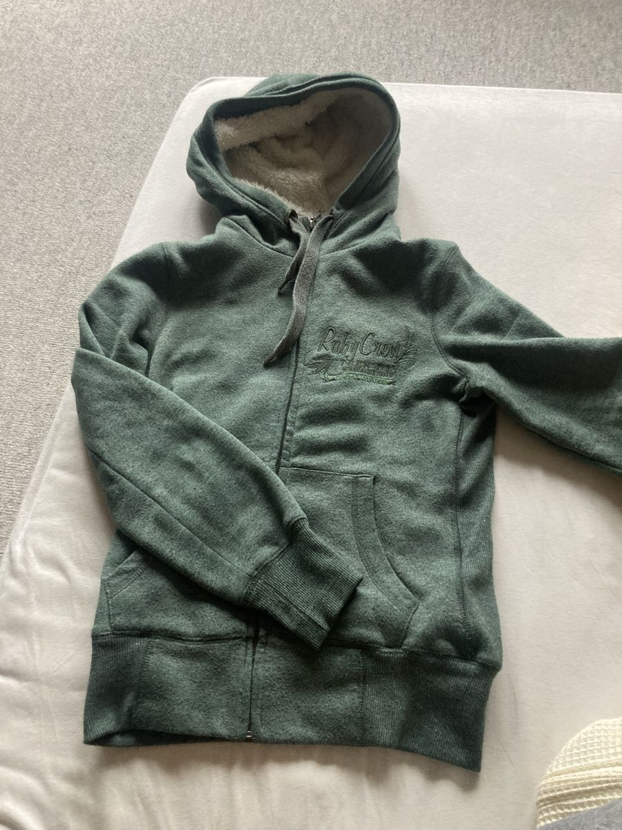 Maglioni & Felpe: Hoodie Ruby Tuesday – Usato da Gachnang venduto da elvira007