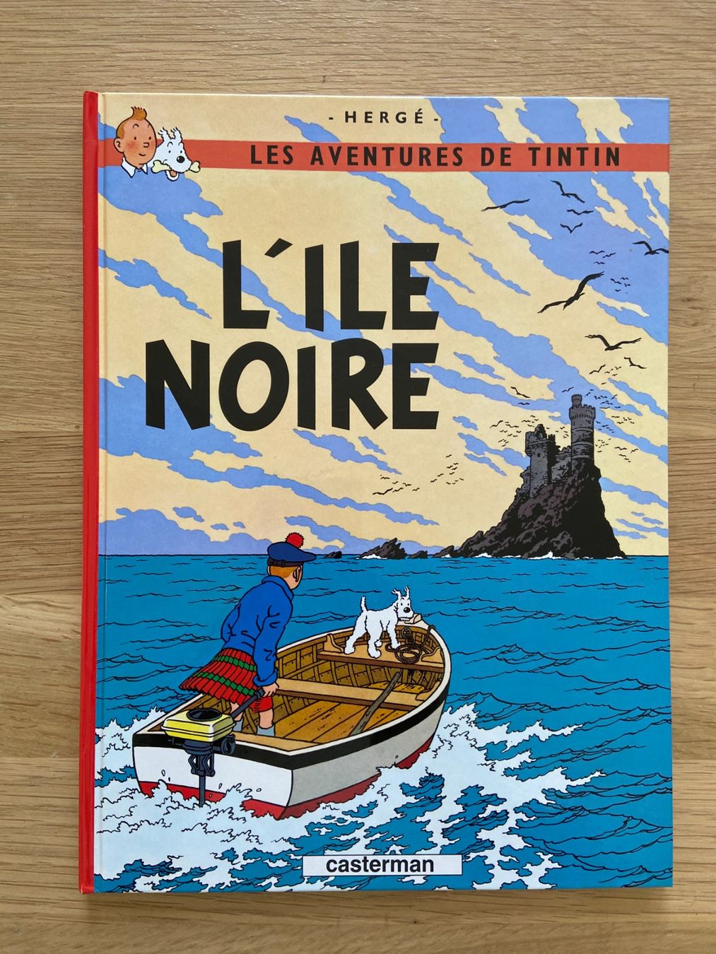 Fumetti: TINTIN / TOME 7 / L'ÎLE NOIRE – Usato da Corcelles-près-Payerne venduto da 1562Comics