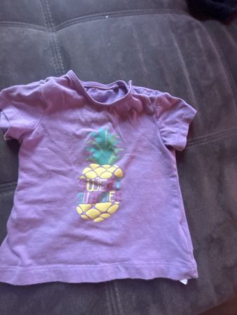 2 T-Shirts Grösse 86Pink lila Sommerdruck gut