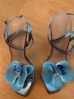 Jolie paire de sandales neuves bleues p. 36