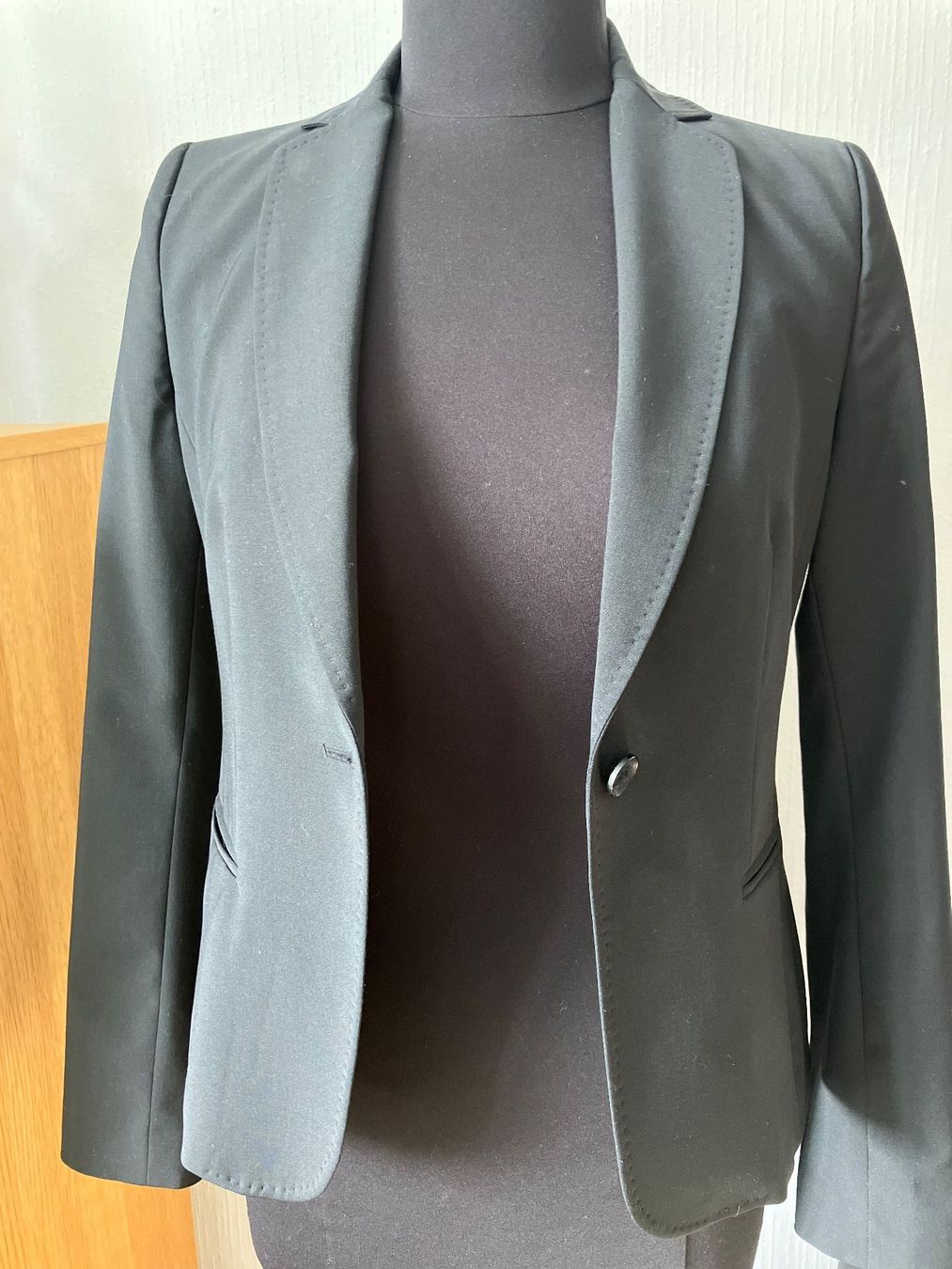 Navyboot Jacken: Veste noire NAVYBOOT, élégante - Taille 34, parfait état! – Gebraucht aus Peseux von CharmeCommerce 3