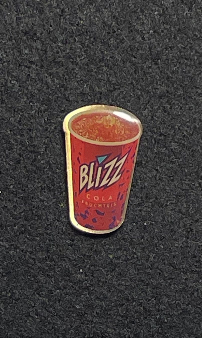 Placchette & Badge: Pin Blizz Cola Fruchteis – Usato da Adliswil venduto da Manegg