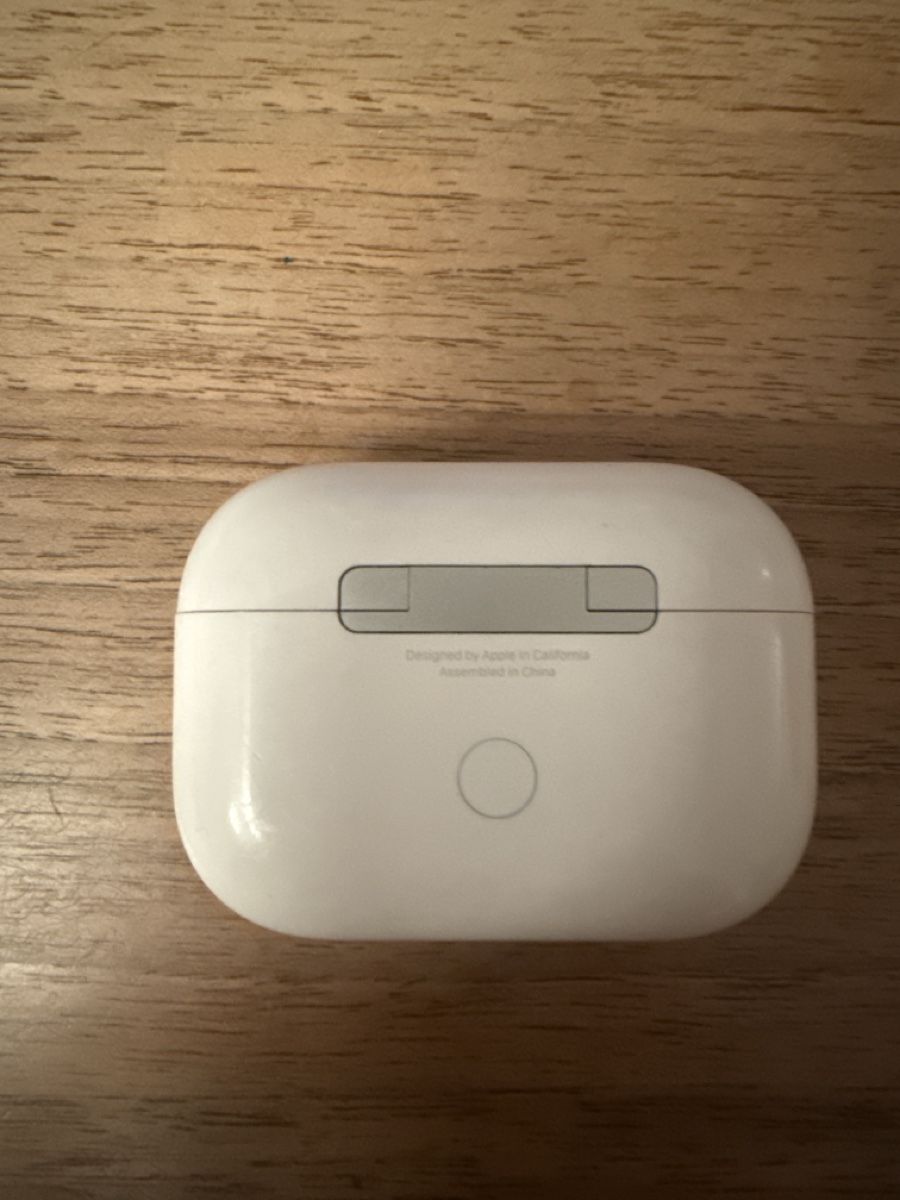 Apple Caricabatterie: AirPods Pro 2 Ladecase – Usato da Zürich venduto da Lukumbi 2