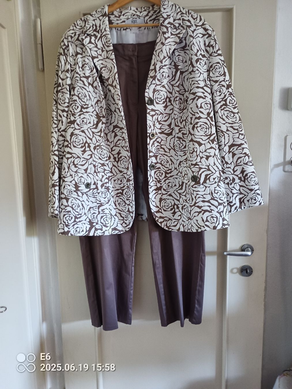 Completi & Tailleur: Eleganter Hosenanzug Groesse 50  Marke: B.P.C. Selection – Nuovo (secondo la descrizione) da Zürich venduto da Mitzi6
