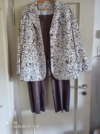 Eleganter Hosenanzug Groesse 50  Marke: B.P.C. Selection