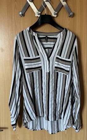 Elegante Damenbluse, gestreift, Grösse S, neuwertig!