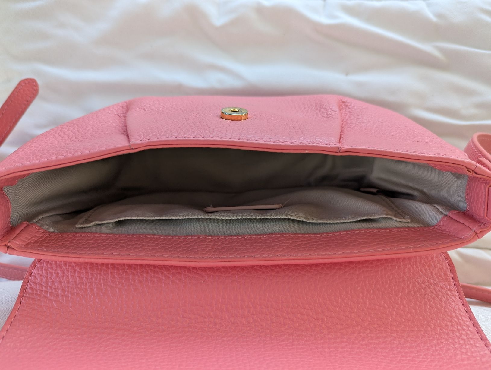 Coccinelle Borse da donna: Umhaengetasche Coccinelle pink Leder – Usato da Seengen venduto da sam_x5tk 5