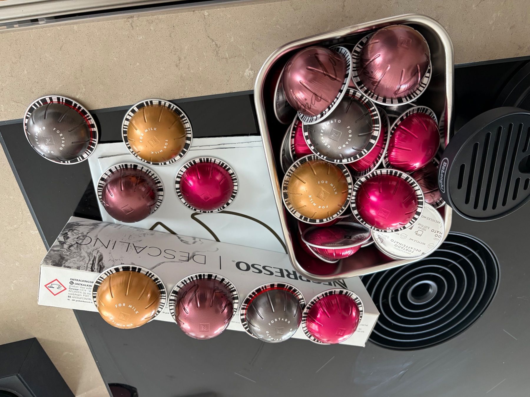Nespresso Kaffeemaschinen & Espressomaschinen: Nespresso Vertuo Machine Weiss/schwarz Set – Gebraucht aus Rafz von RaRa1998 1