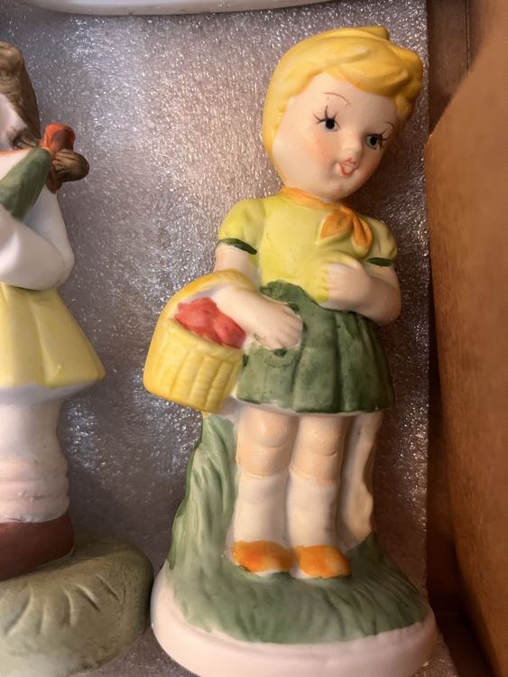 13 Porzellanfiguren handbemalt 2