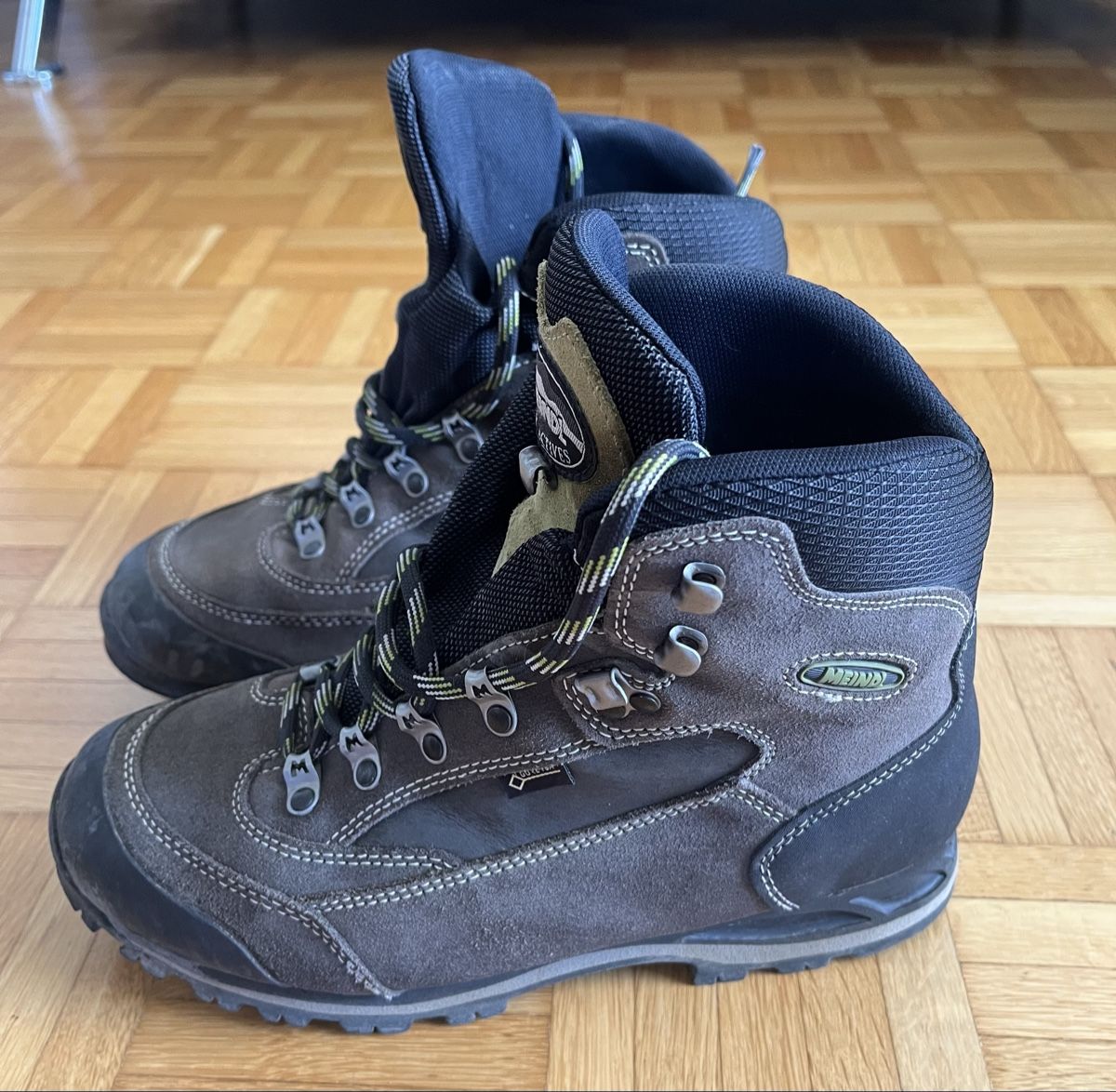 Meindl Scarpe da uomo: Meindl Wanderschuhe Gore-Tex Gr. 41 – Usato da Männedorf venduto da Astramon 1