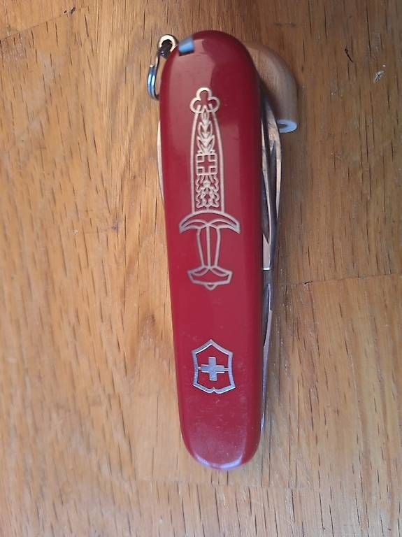 Coltelli tascabile: Couteau Victorinox – Nuovo e nell'imballaggio originale da La Chaux-de-Fonds venduto da Riquet2300 1