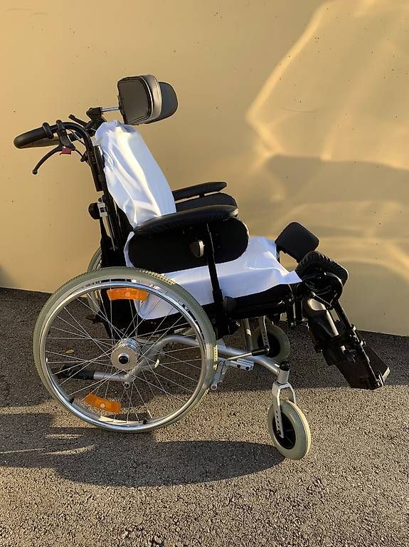 Sedie: Poltrona basculante a rotelle – Usato da Dino venduto da sta_9d26