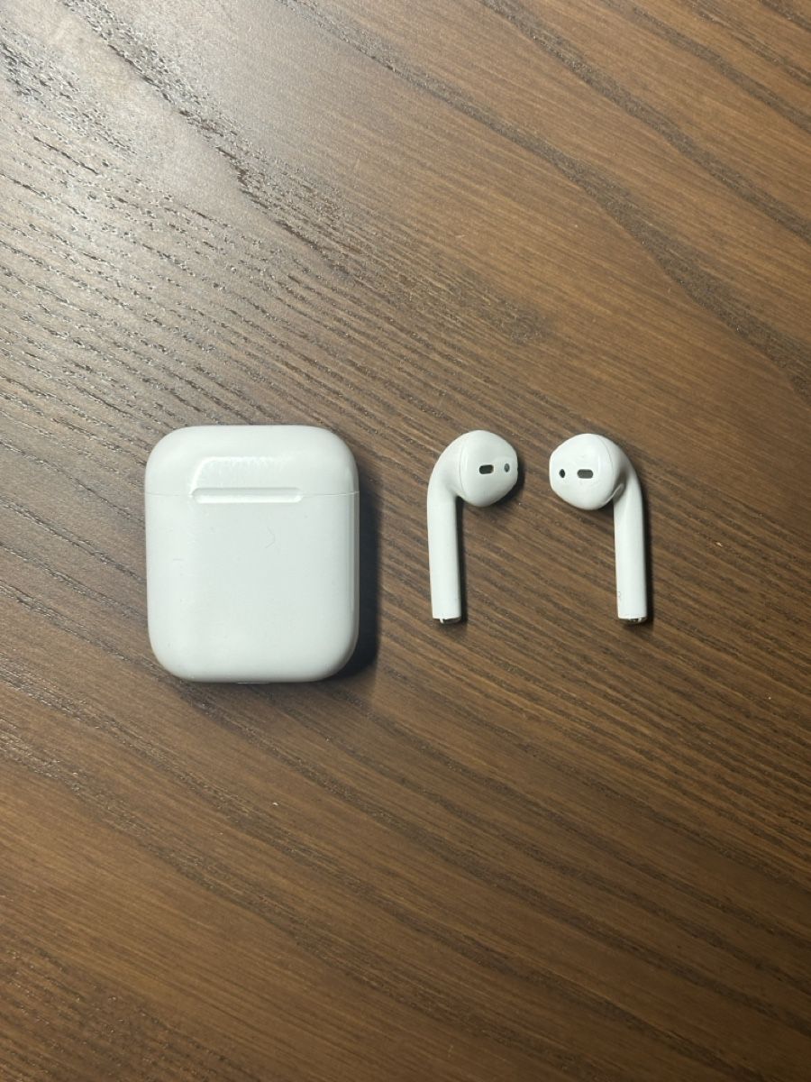 Apple Cuffie: Apple AirPods 2nd Generation – Usato da Zürich venduto da maruos