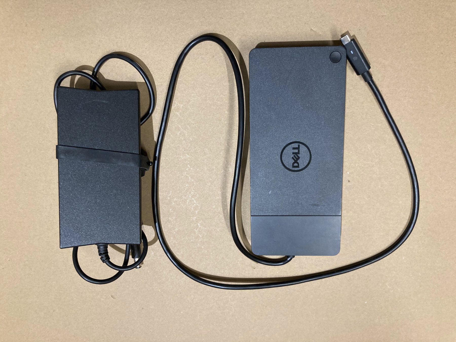 Dell Docking station: Dell WD19 – Usato da riehen venduto da vinzent.online