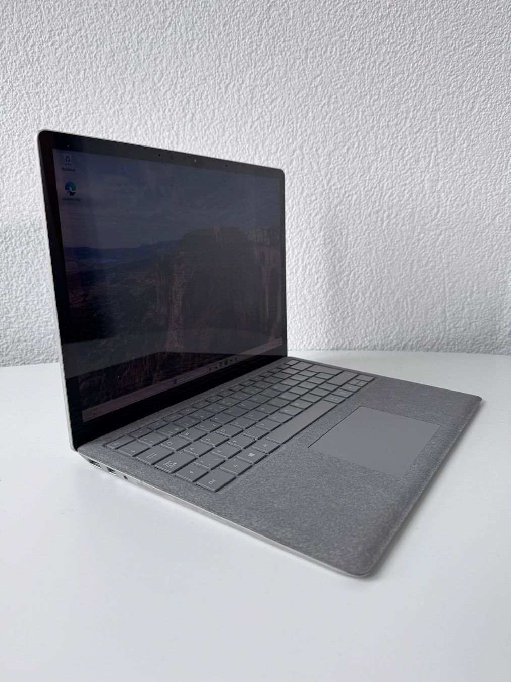 Microsoft Notebook: Microsoft Laptop 1 (Modell 1769) – Usato da Lugano venduto da pandux24 2