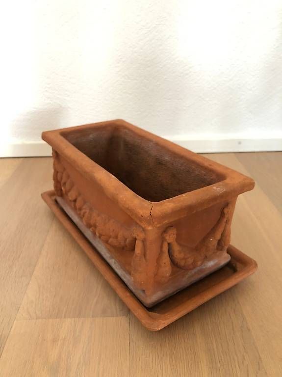 Pots de fleurs: Blumenkasten mit Untersetzer -Terrakotta – D'occasion à Samstagern par TAAF 1