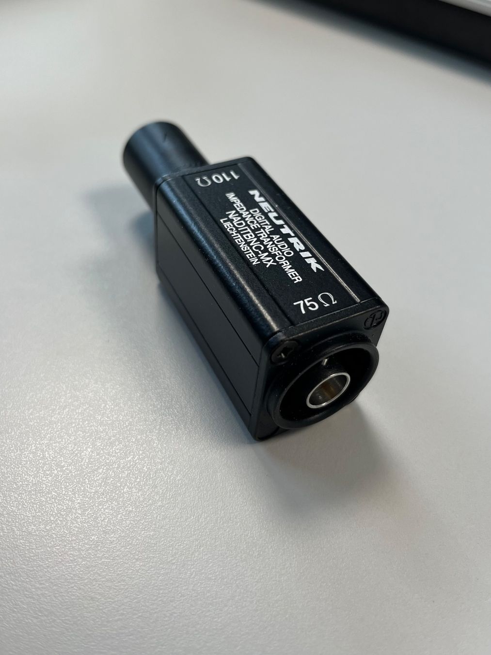 Neutrik Unità & Adattatore: NEUTRIK Impedance Transformer NADITBNC-MX – Usato da Dübendorf venduto da CoJo 1