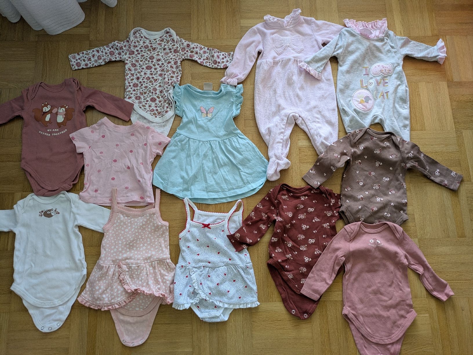 Lotti & Set di vestiti: Herzige Babykleider Grösse 62 – Usato da Wettswil venduto da jennyhofmann