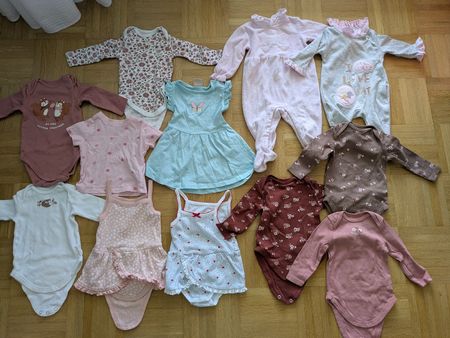 Herzige Babykleider Grösse 62