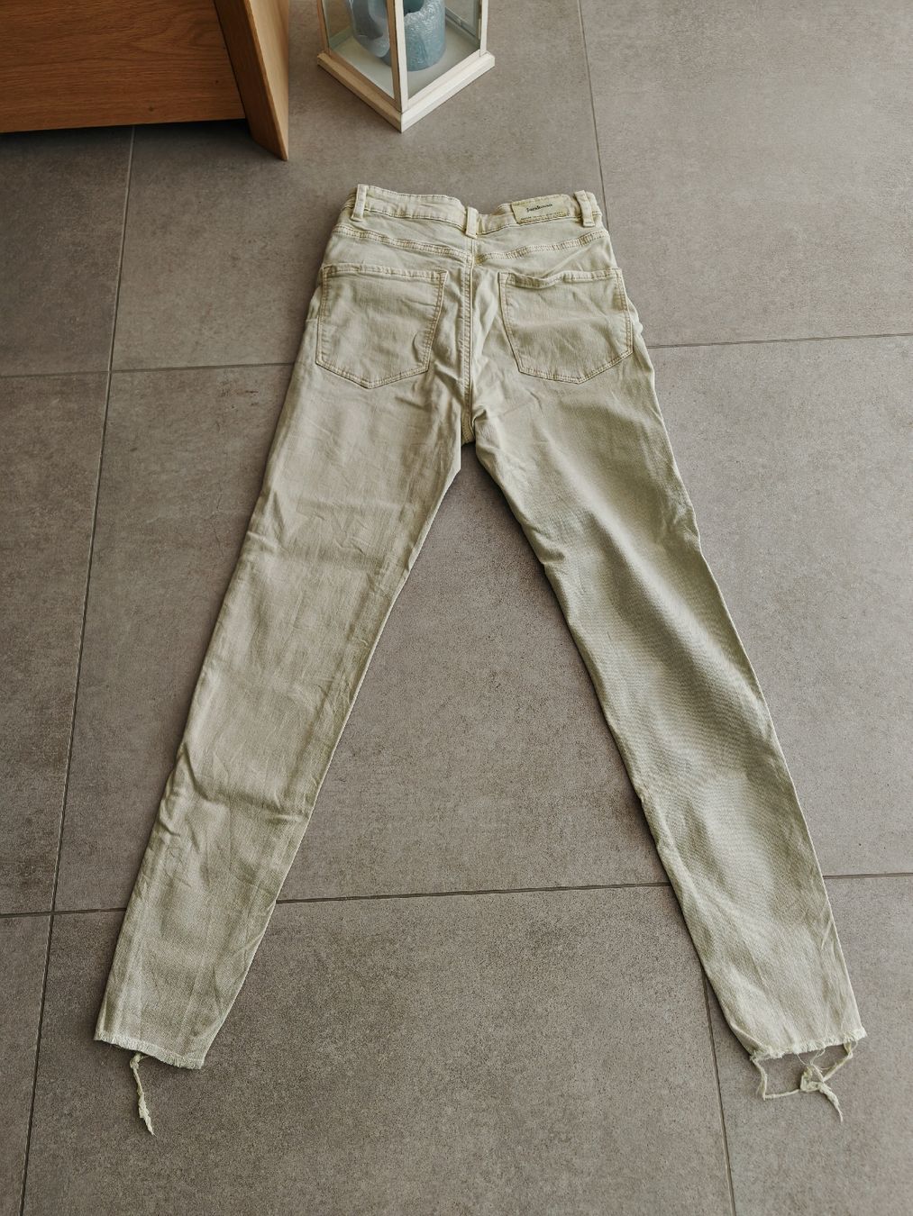 Stradivarius Jeans: Jeans Stradivarius T.38 vert clair - look tendance! – Gebraucht aus Longirod von ali_nsd5 1
