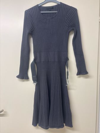 Strickkleid Guess dunkelgrau Grösse M guter Zustand