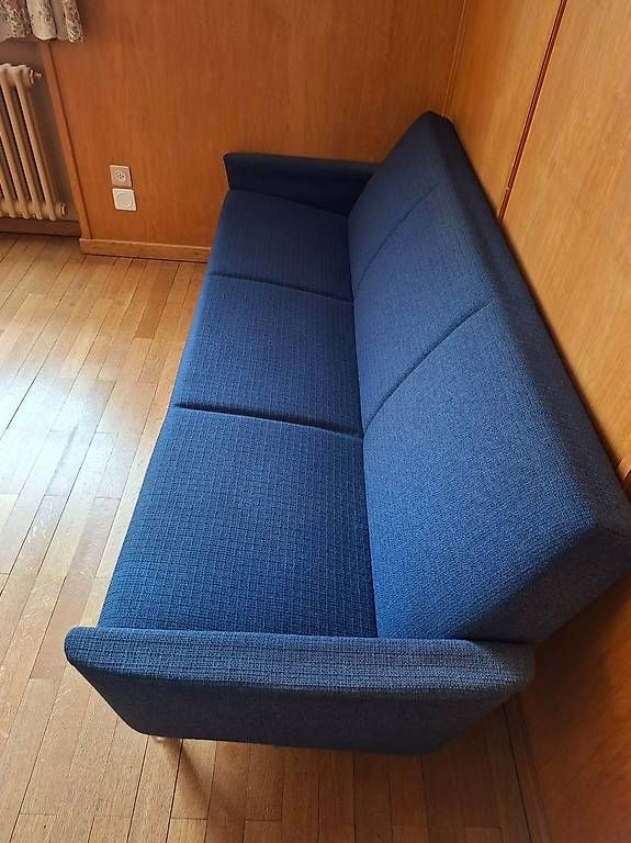 Divani: Bettsofa blau sehr gut erhalten – Usato da Obfelden venduto da Foto_Bild_Kunst_Buch 1