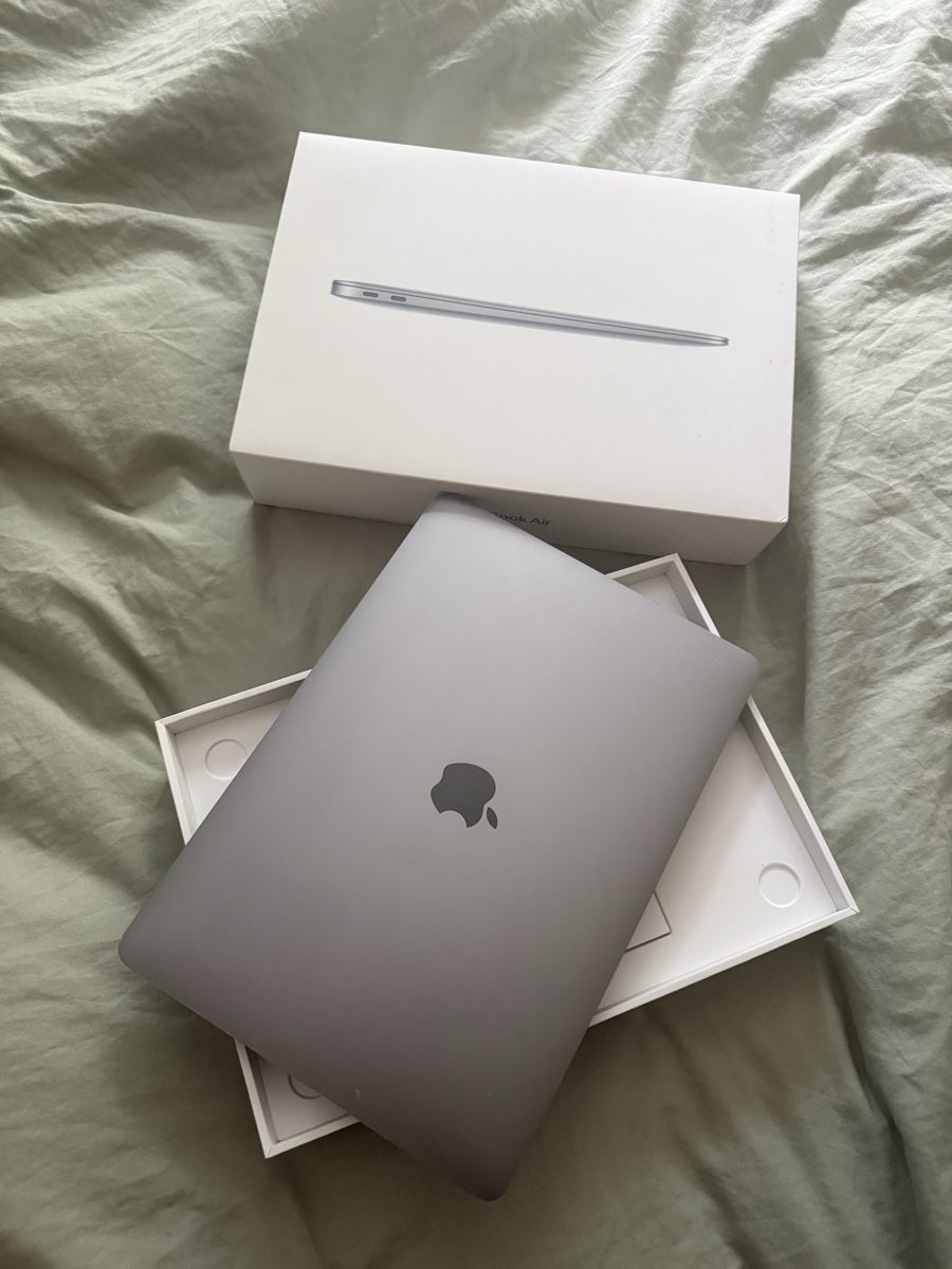 Apple Portables: Apple MacBook Air 13inch Space Grey with box – D'occasion à Schlieren par _Meenu 1