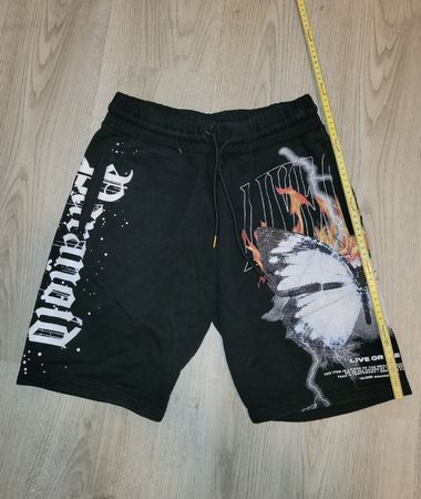 Kurze Hose schwarz mit Print Grösse M guter Zustand