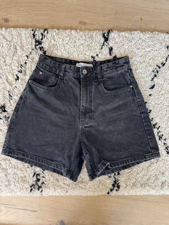 Zara Shorts Grösse 38
