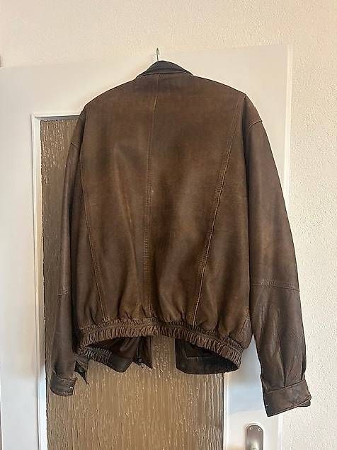 Giacche: Veste cuire pilote – Usato da Chézard-St-Martin venduto da Famille.Richard 1