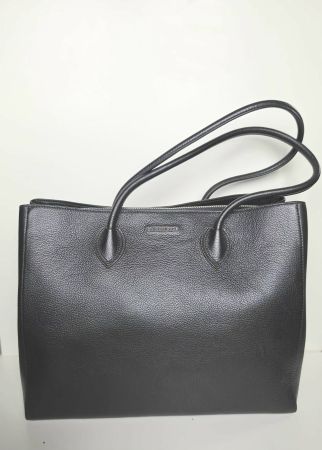 Coccinelle sac business en cuir noir pour ordinateur