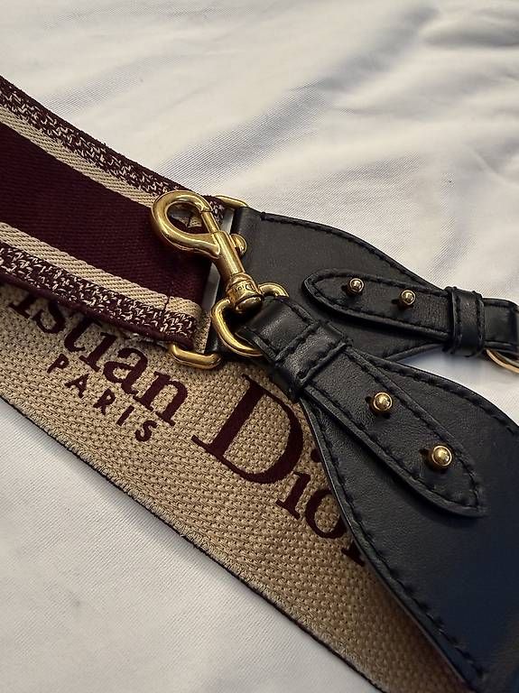 Autres vêtements & accessoires: Christian Dior Embroidery Shoulder Strap – D'occasion à Dübendorf par lilasonderbar 4