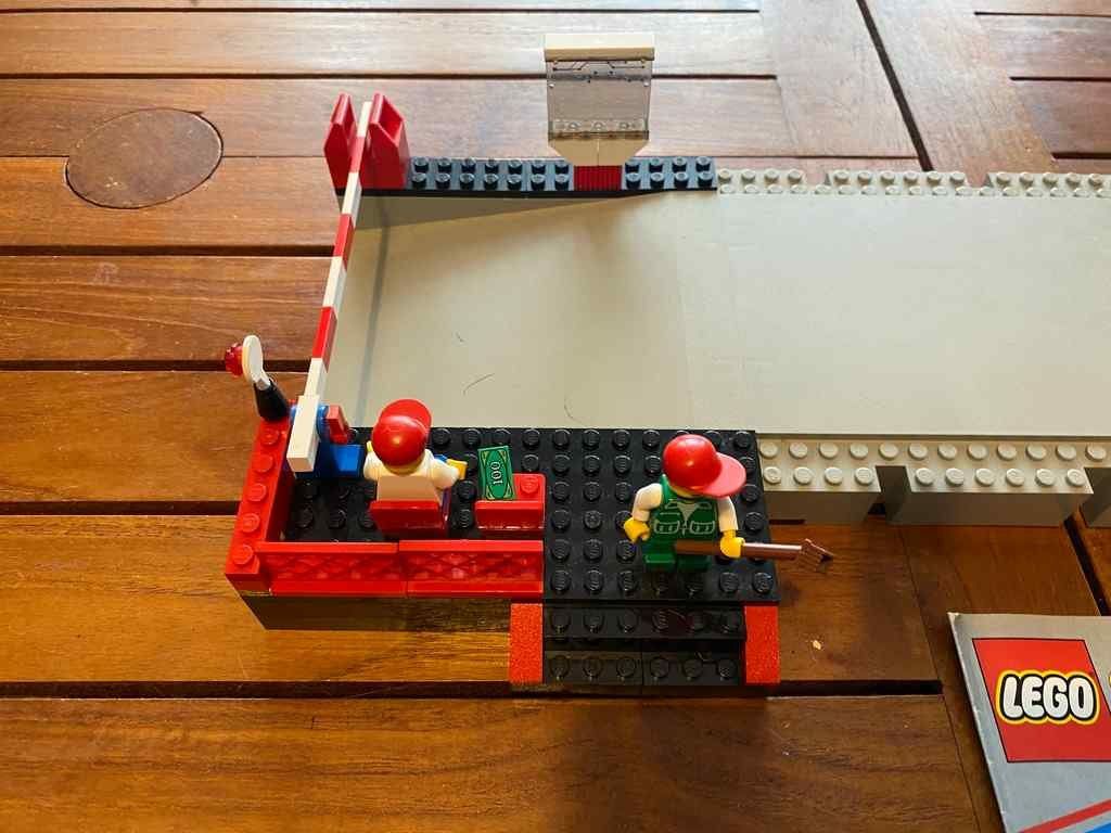 Lego Kit di costruzioni: Passage à niveau Lego 5461 – Usato da Morges venduto da VintageMemories 2