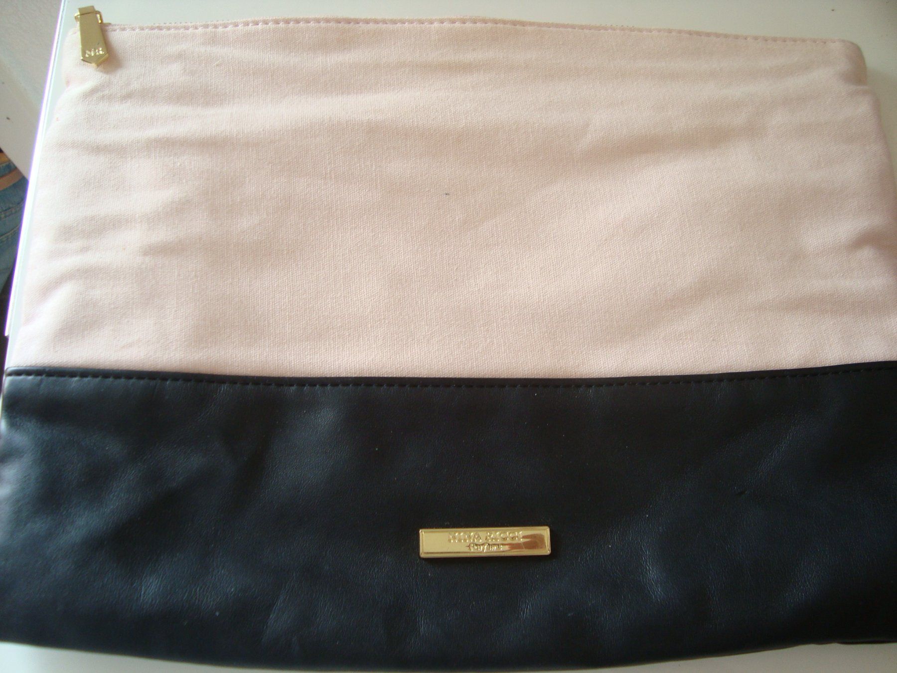 Nina Ricci Custodie per cosmetici: Trousse de maquillage Nina Ricci – Nuovo (secondo la descrizione) da Fribourg venduto da ruswil007