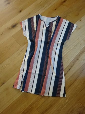 Modisches Kleid/Sommerkleid